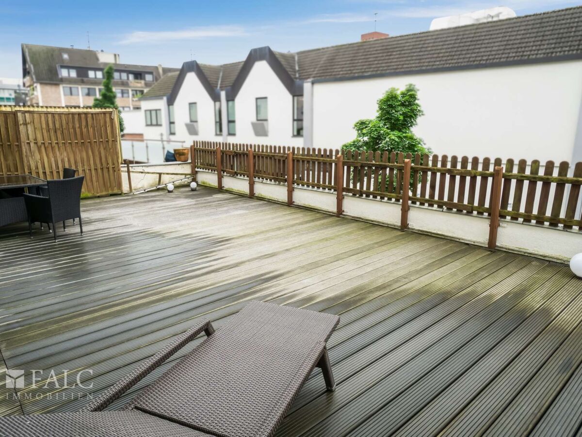 1. Wohnung-Terrasse