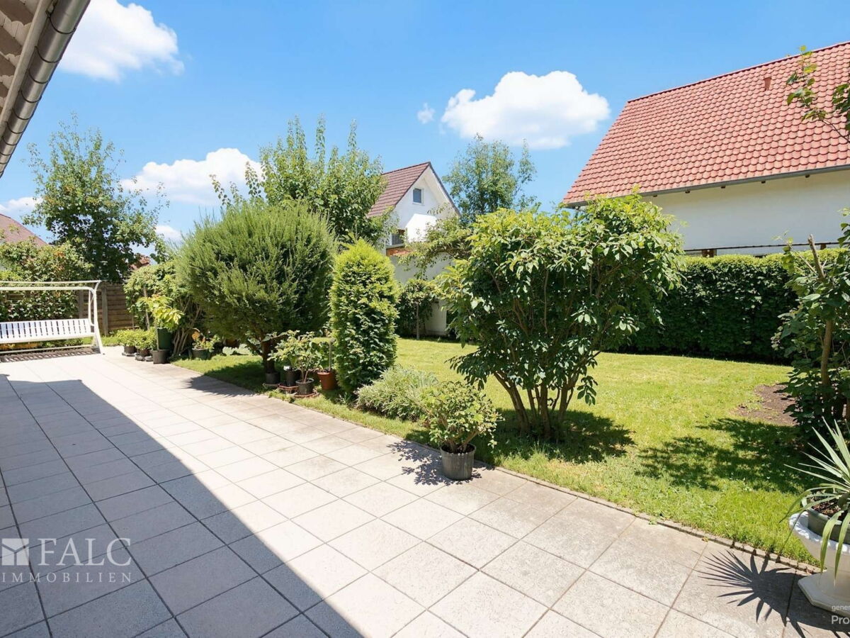 Garten - (KI generiert)
