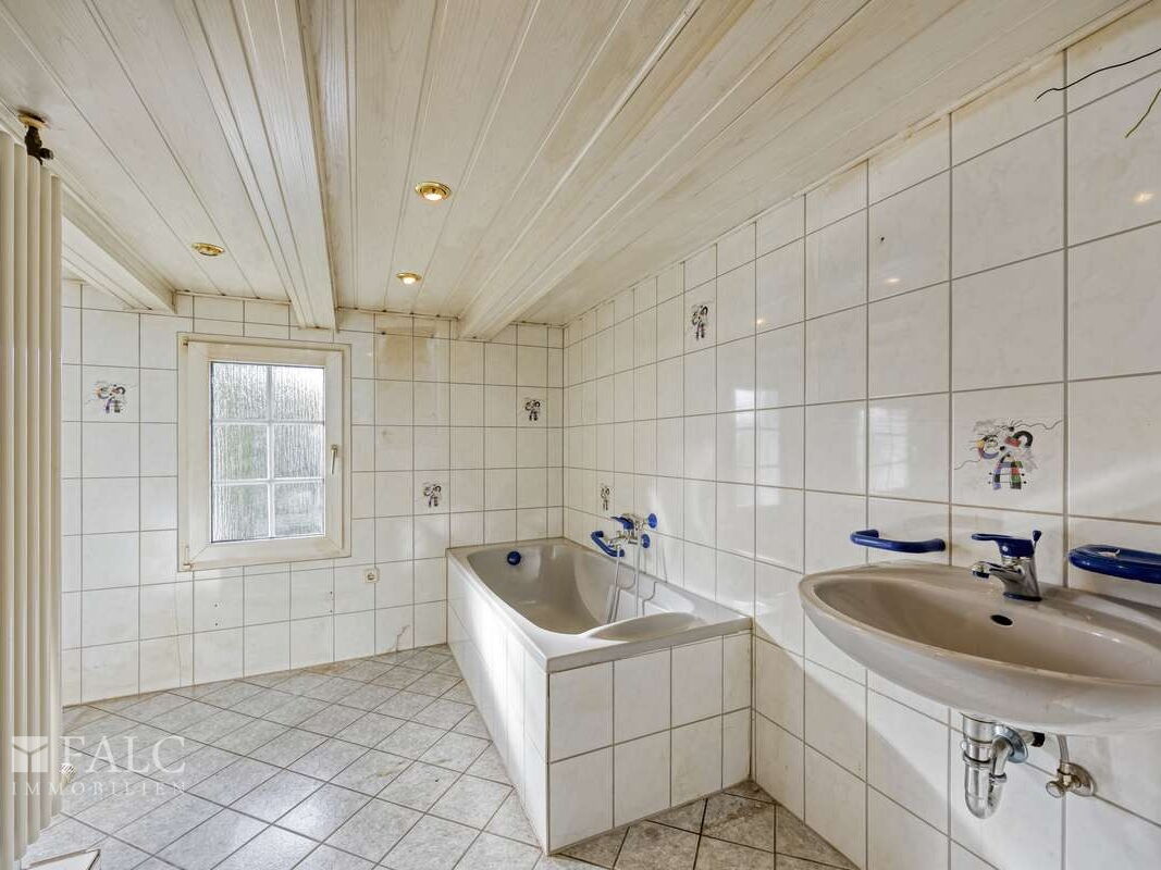Badezimmer OB 