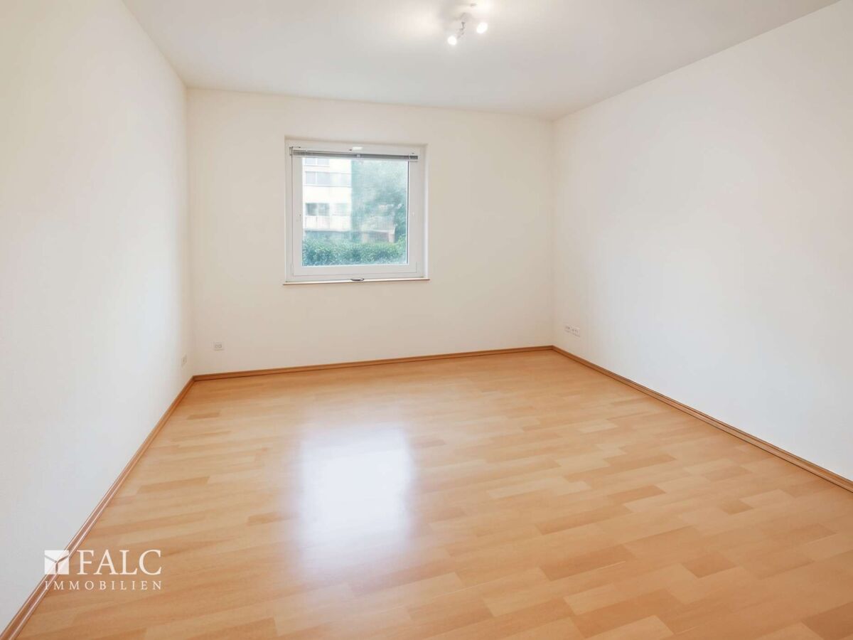 Schlafzimmer (KI-leergeräumt)