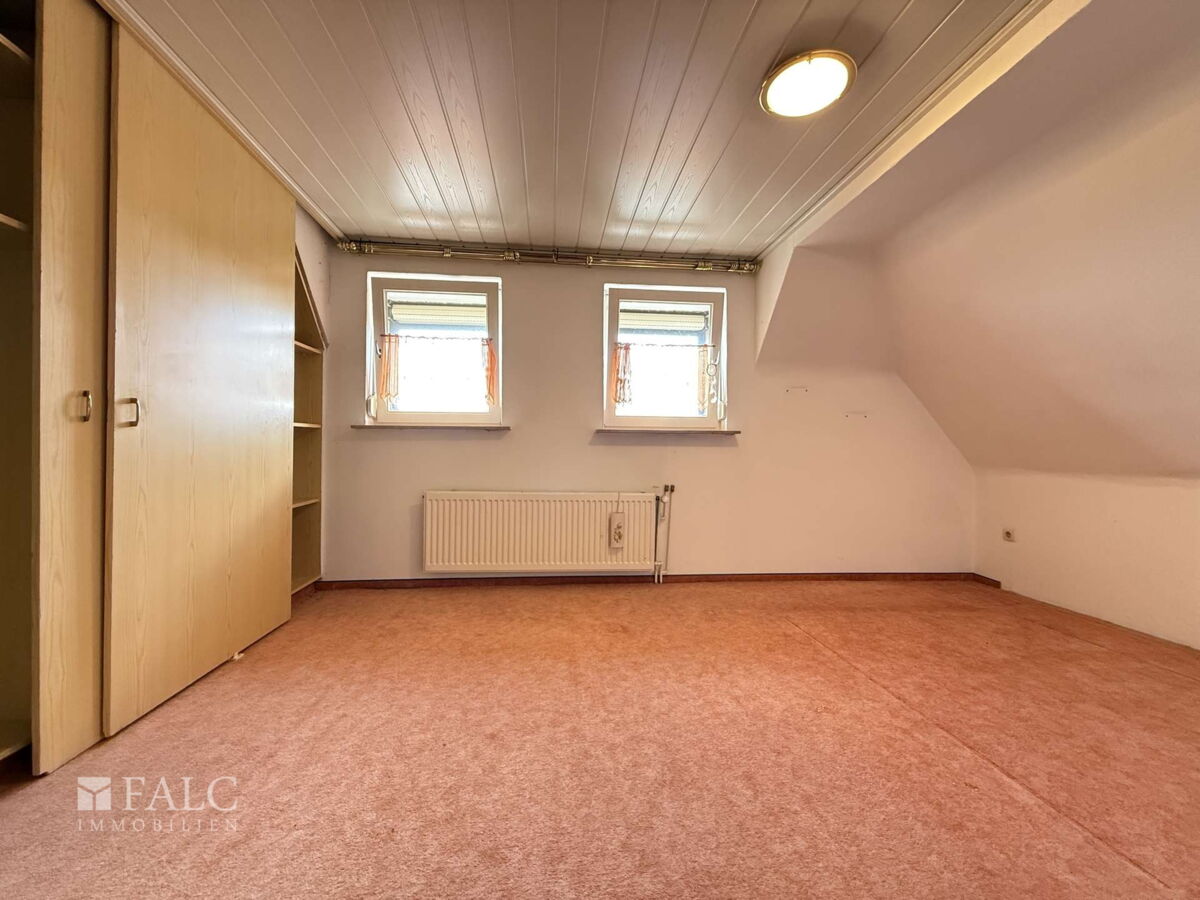 Schlafzimmer DG