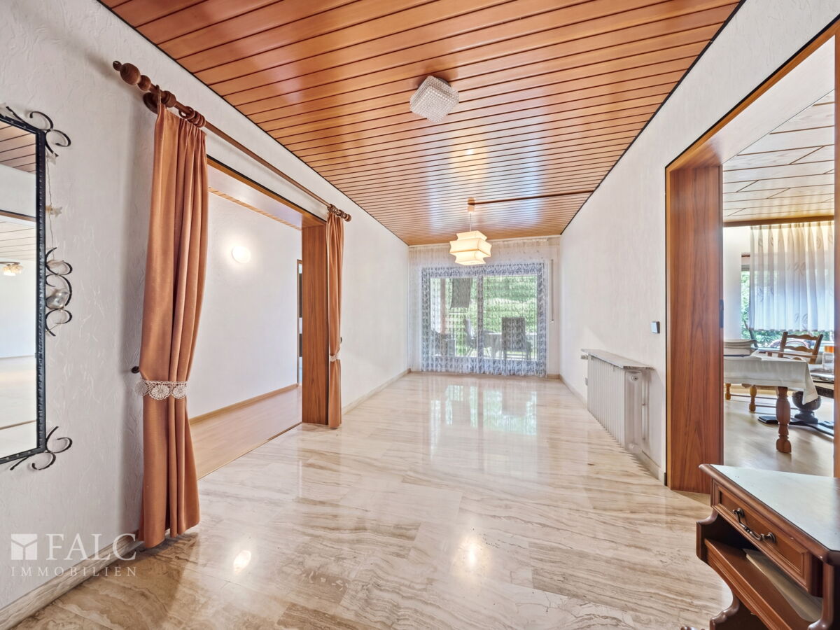 Flur Wohnungseingang EG