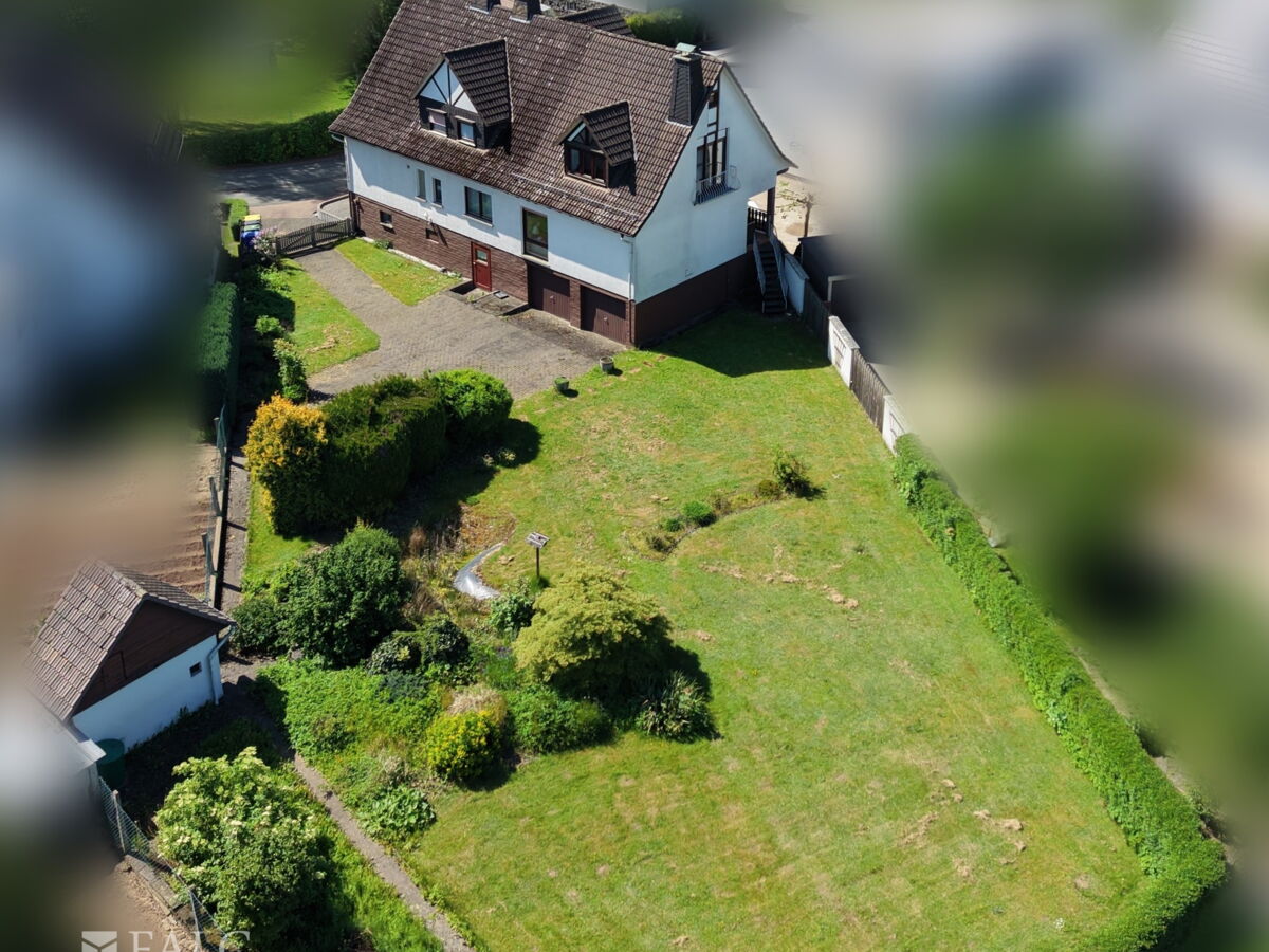 Drohnenbild Haus und Garten1