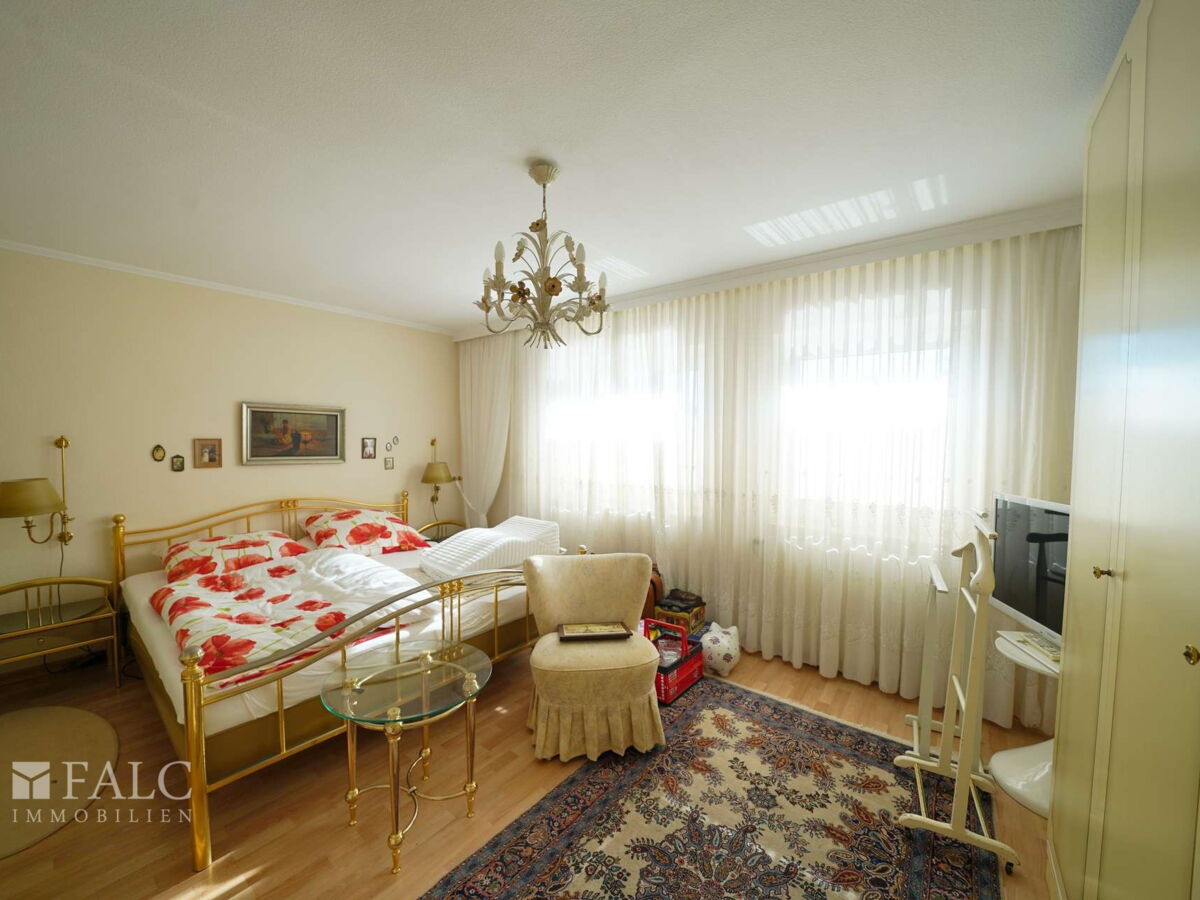 Schlafzimmer (teilbar)