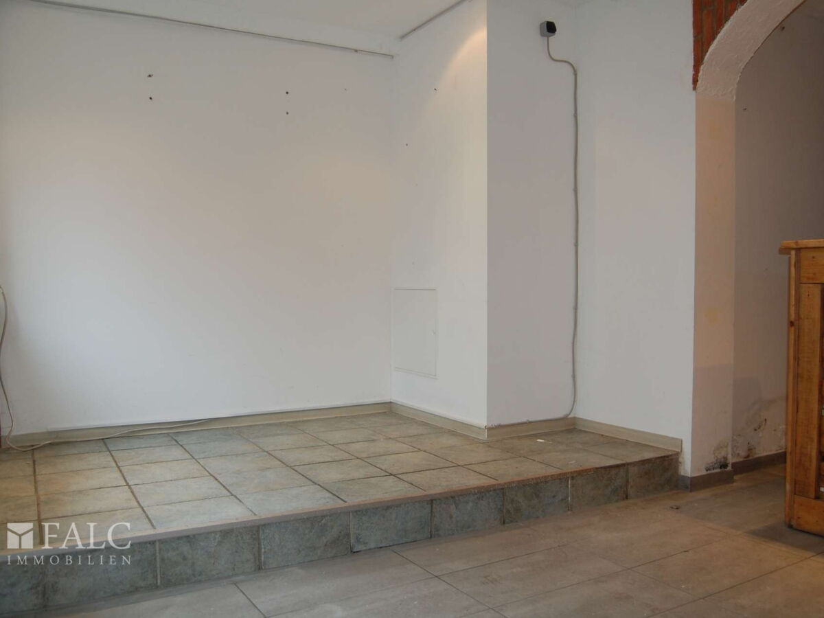 Vor der Theke links_Pizzeria