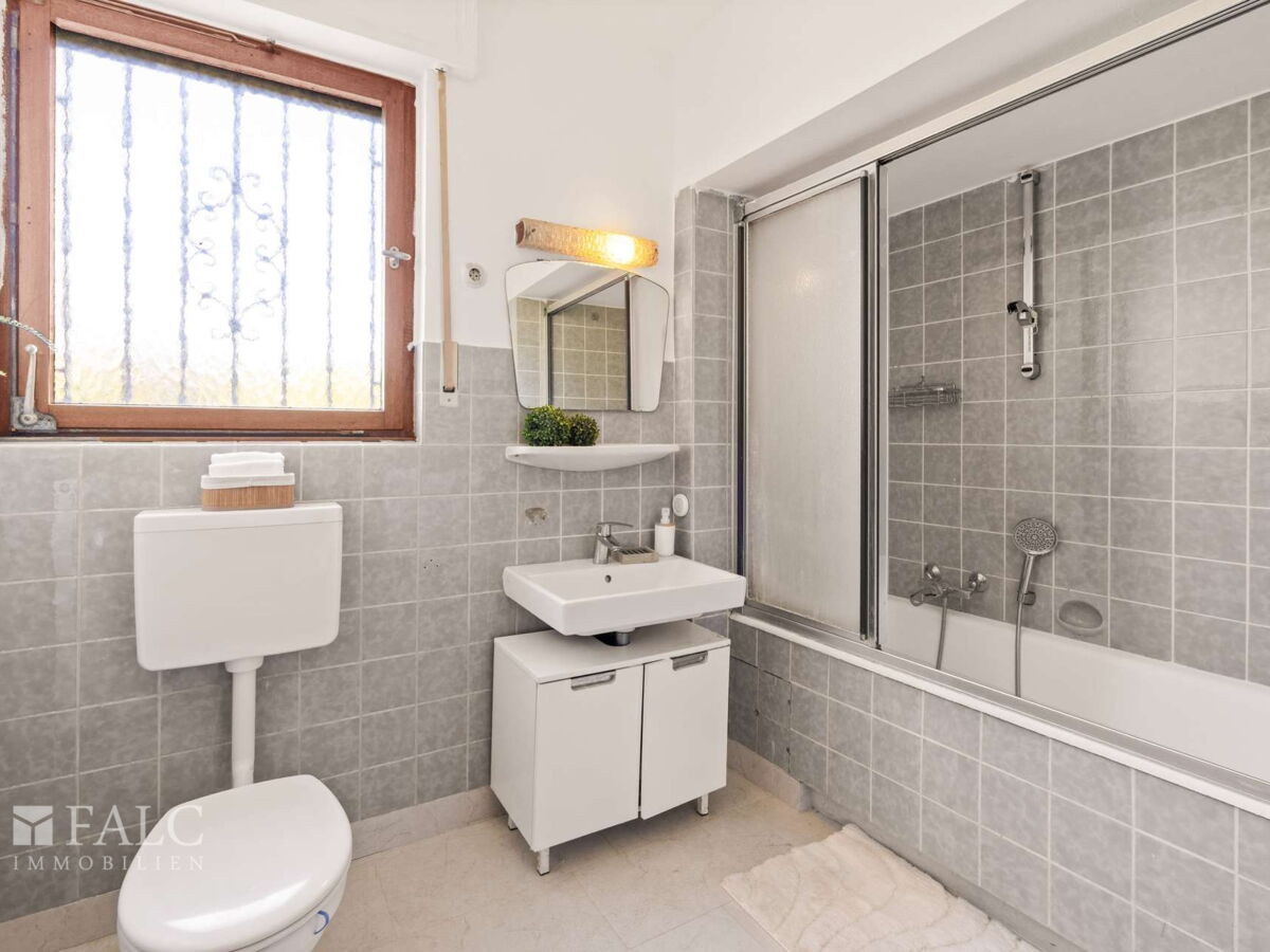 Badezimmer EG