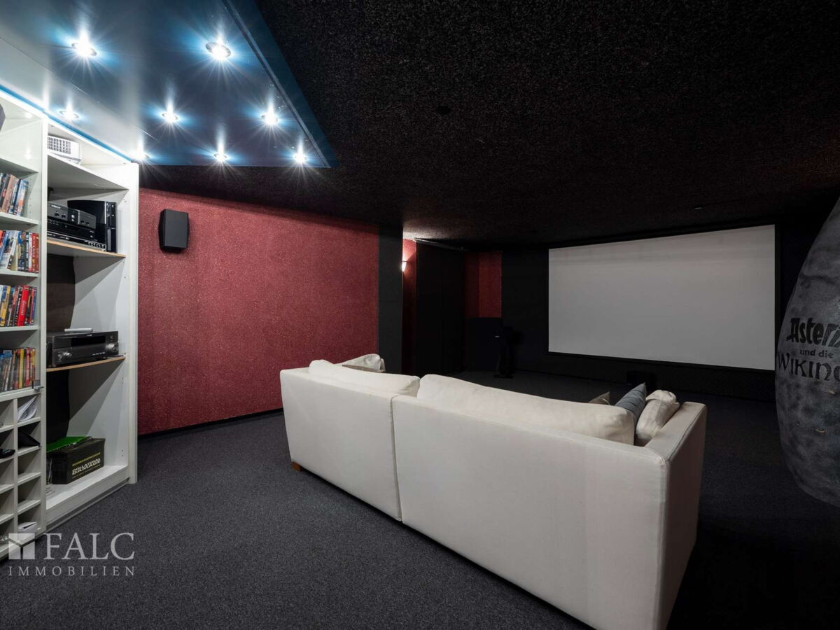UG Heimkino schräg