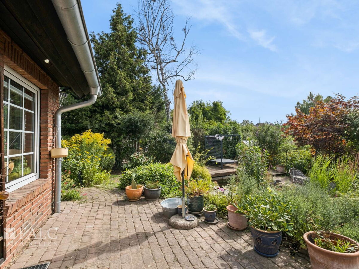 Terrasse hinter dem Haus
