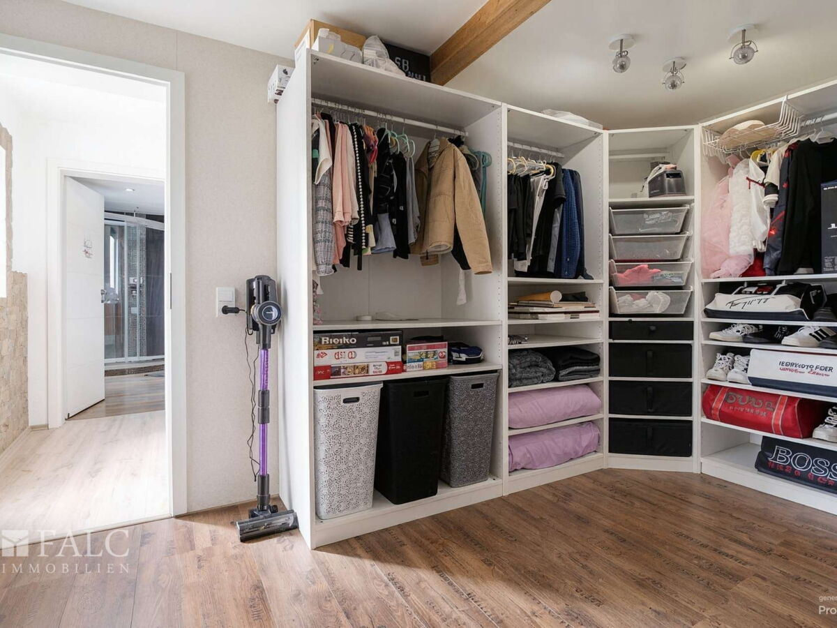 Ankleidezimmer - (KI generiert)