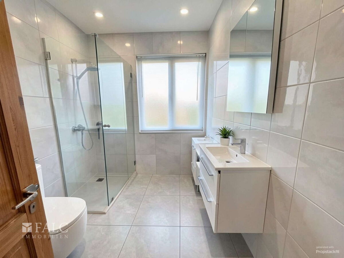 Badezimmer - (KI generierte Sanierung)