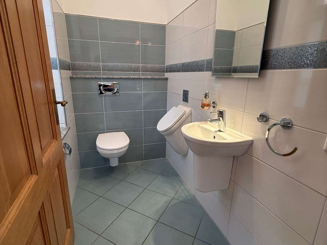 Eingangsbereich Gäste WC