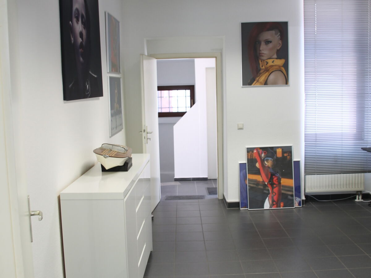 Büro mit Blick in Flur