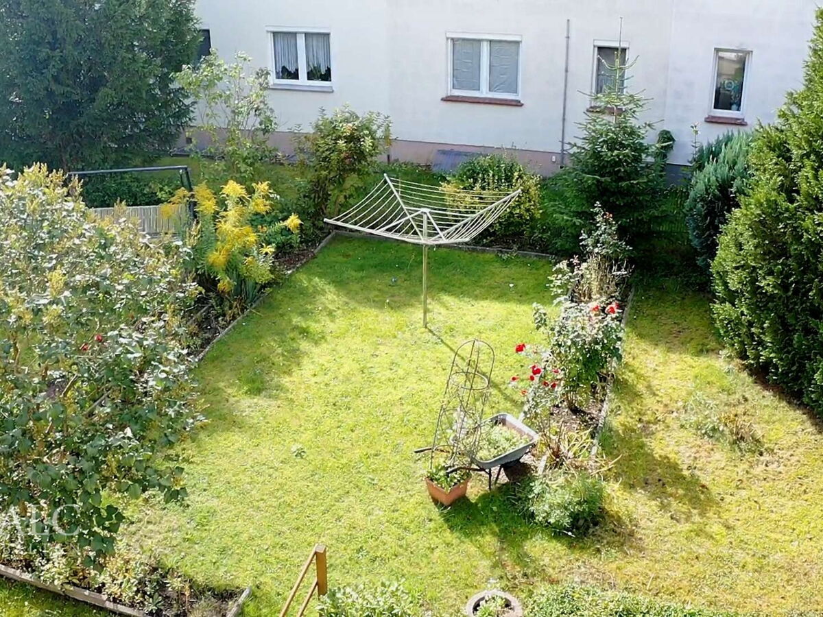 Garten vorm Haus 