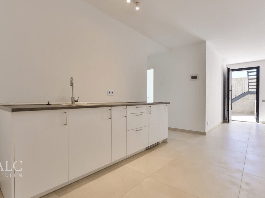 Offener Küchenbereich / Open-plan kitchen area / Cocina abierta