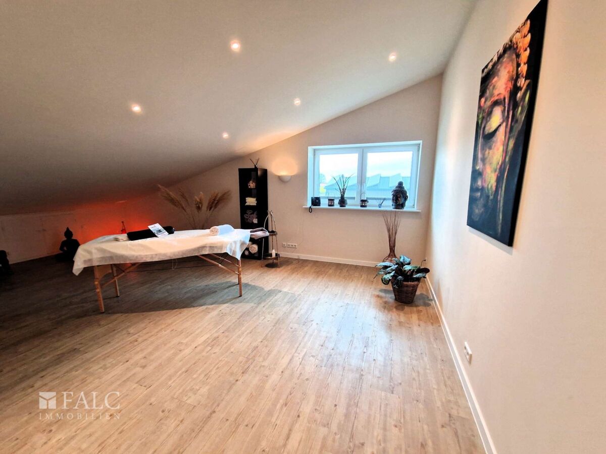 Wellnessbereich / Massagebereich im Obergeschoss