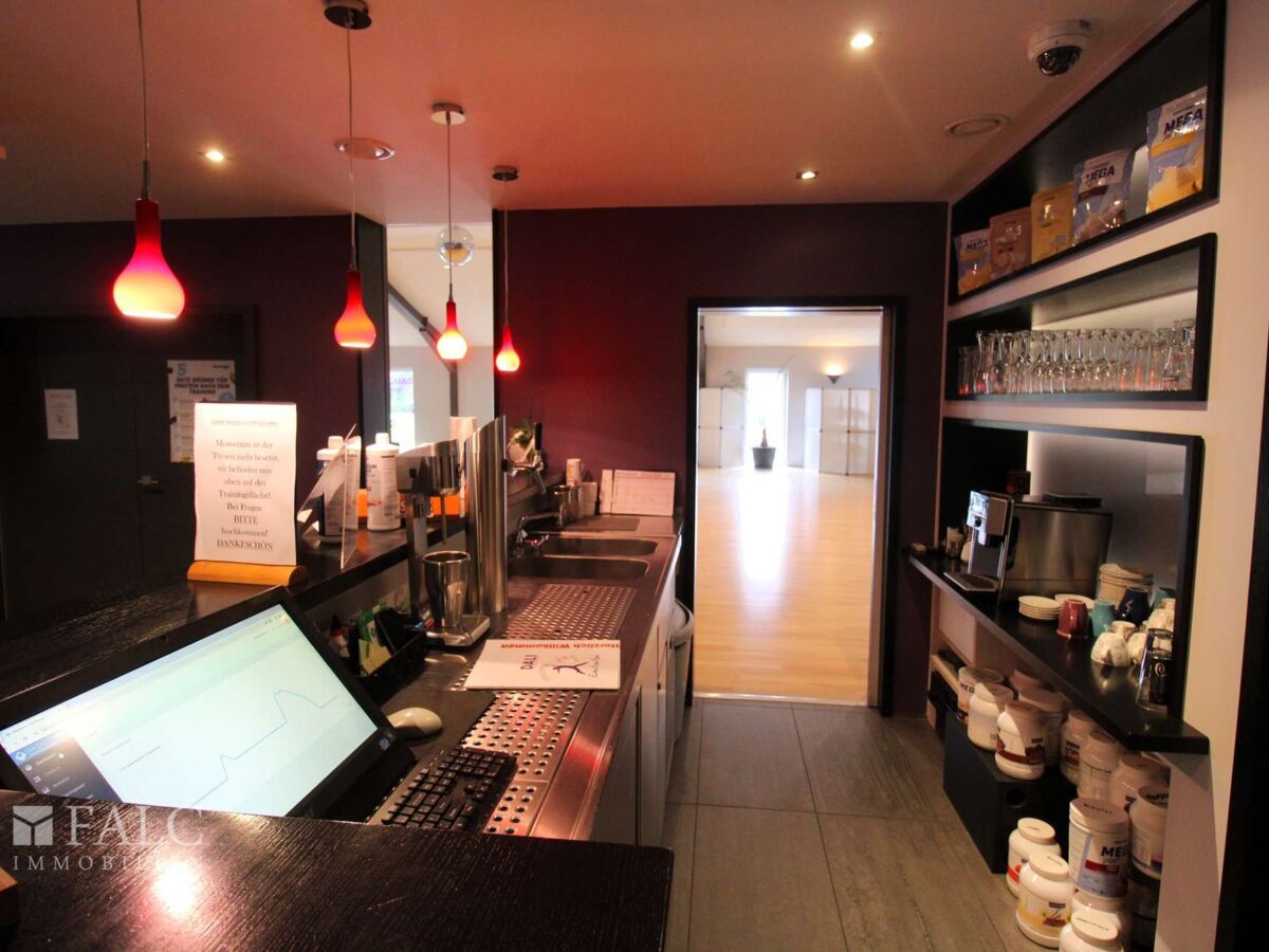 Bar im Erdgeschoss