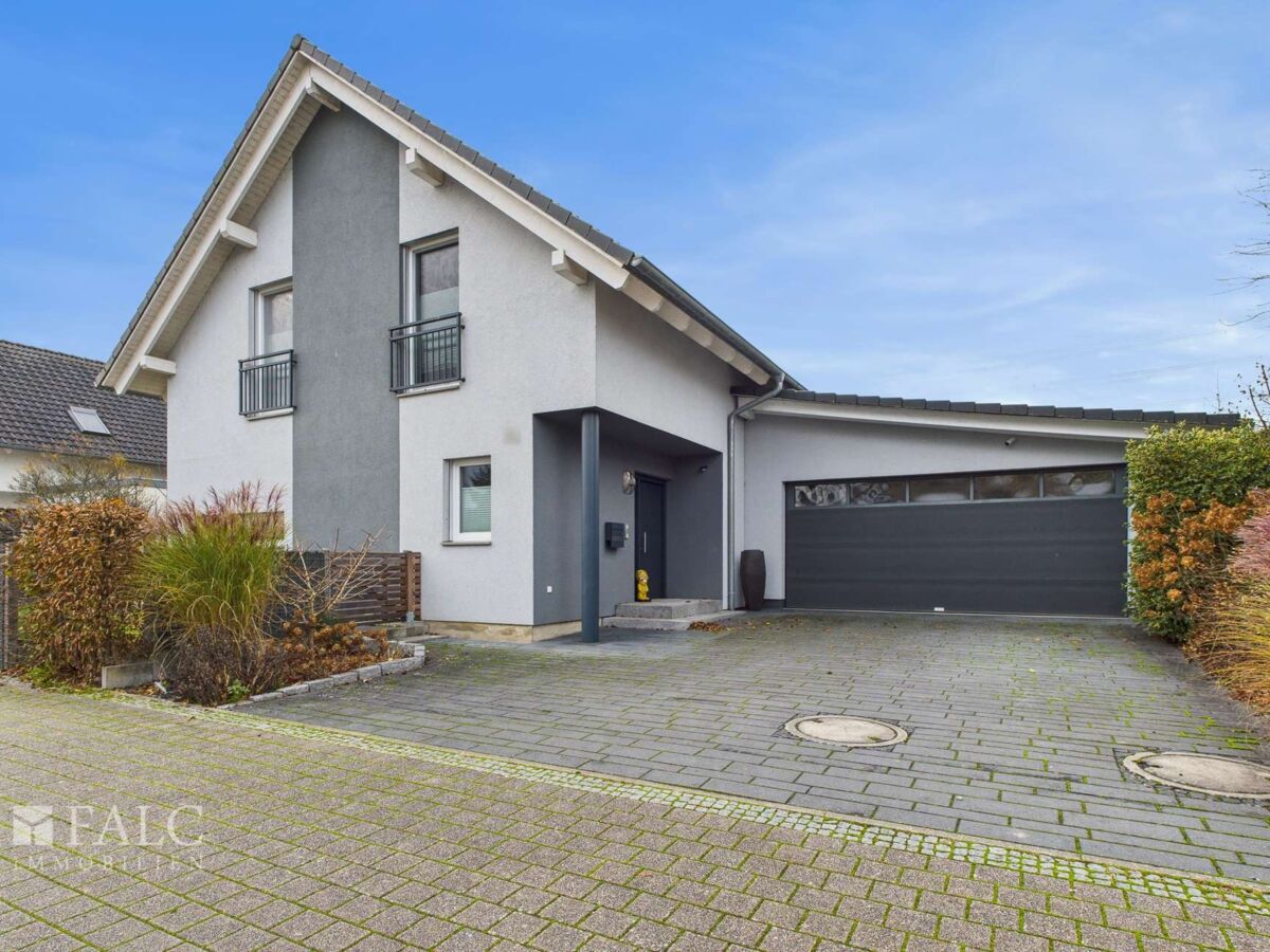Eingangsbereich mit Garage