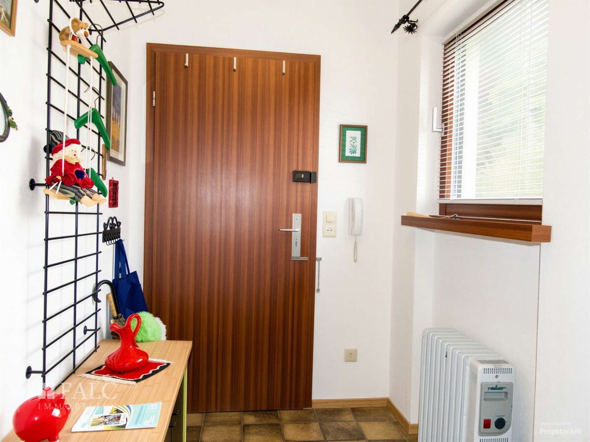 Wohnungseingang, KI bearbeitet