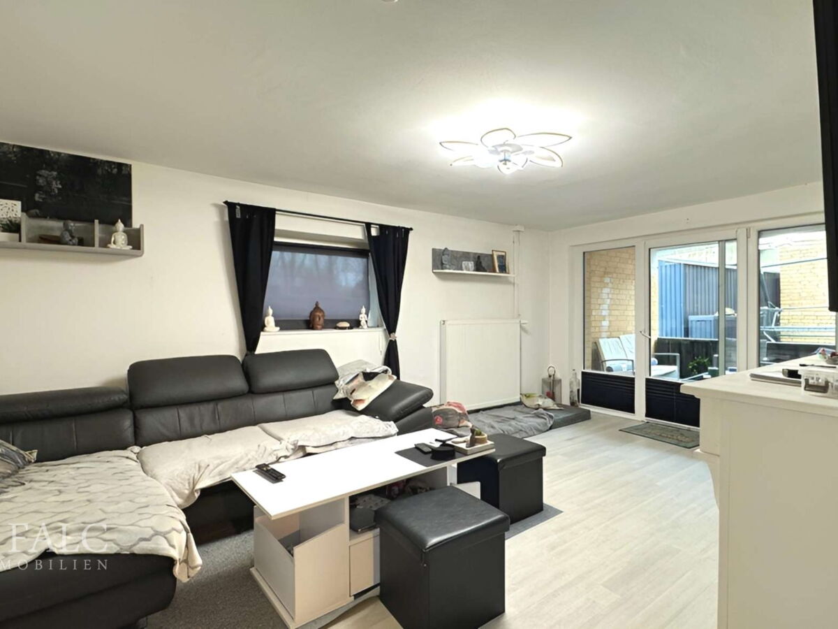 Wohnzimmer KG
