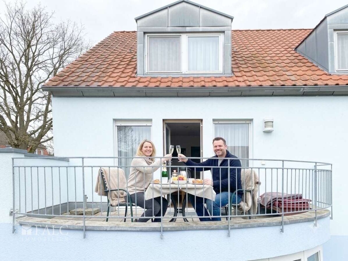 Sektfrühstück auf Süd-Balkon