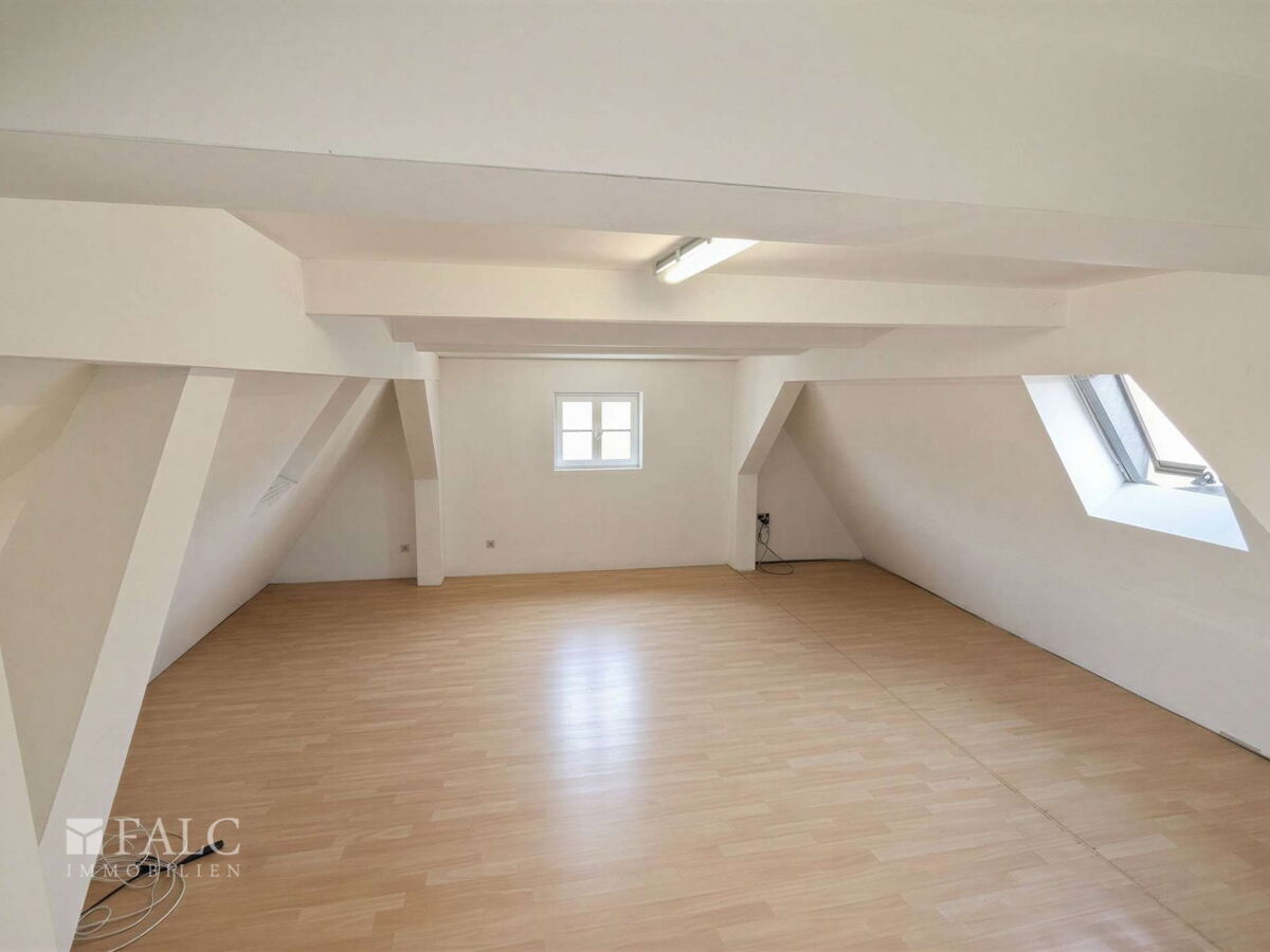 Wohnung 2 DG Büro I - (KI generiert)