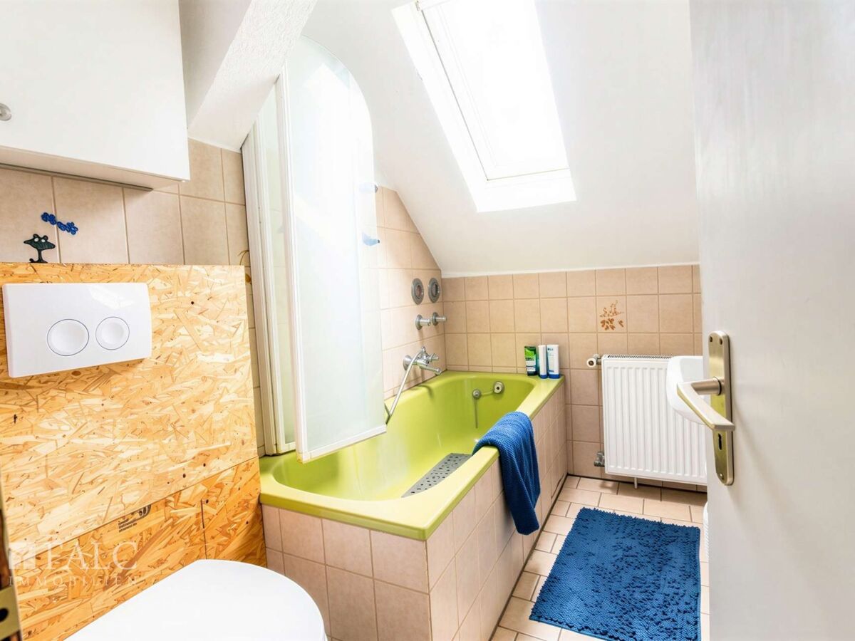 Badezimmer mit Badewanne