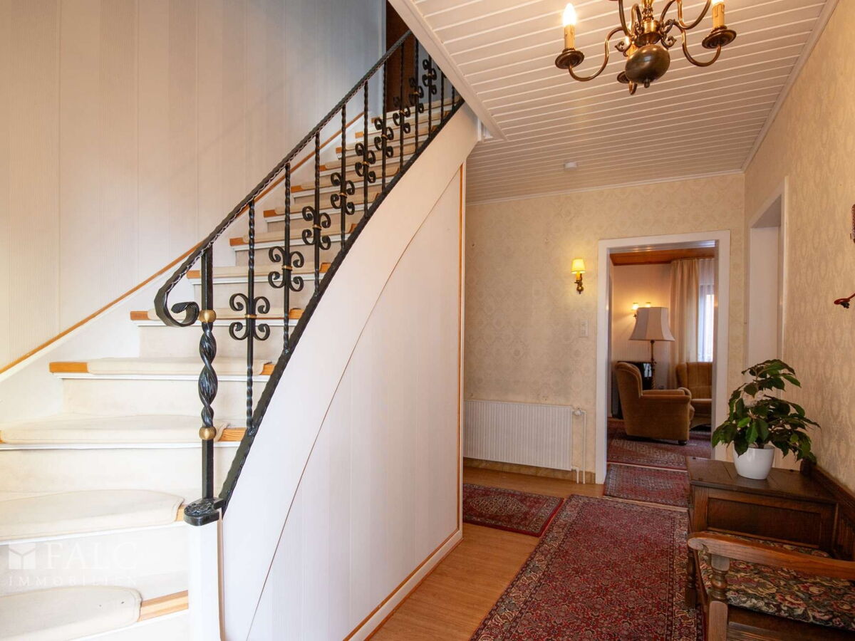 Flur mit Treppe