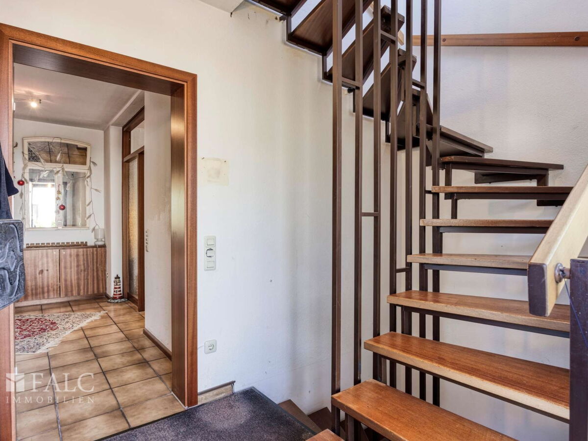 Flur mit Treppe