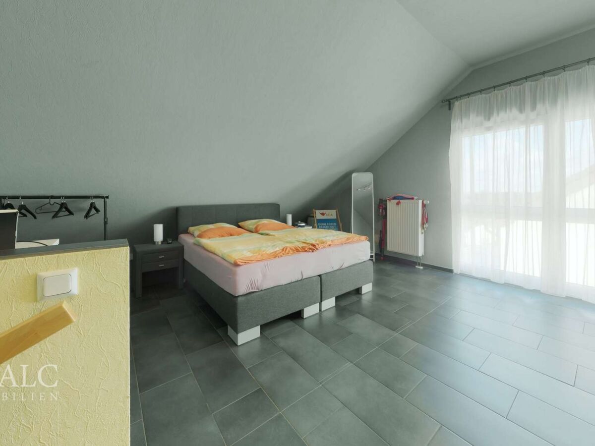 Schlafzimmer DG