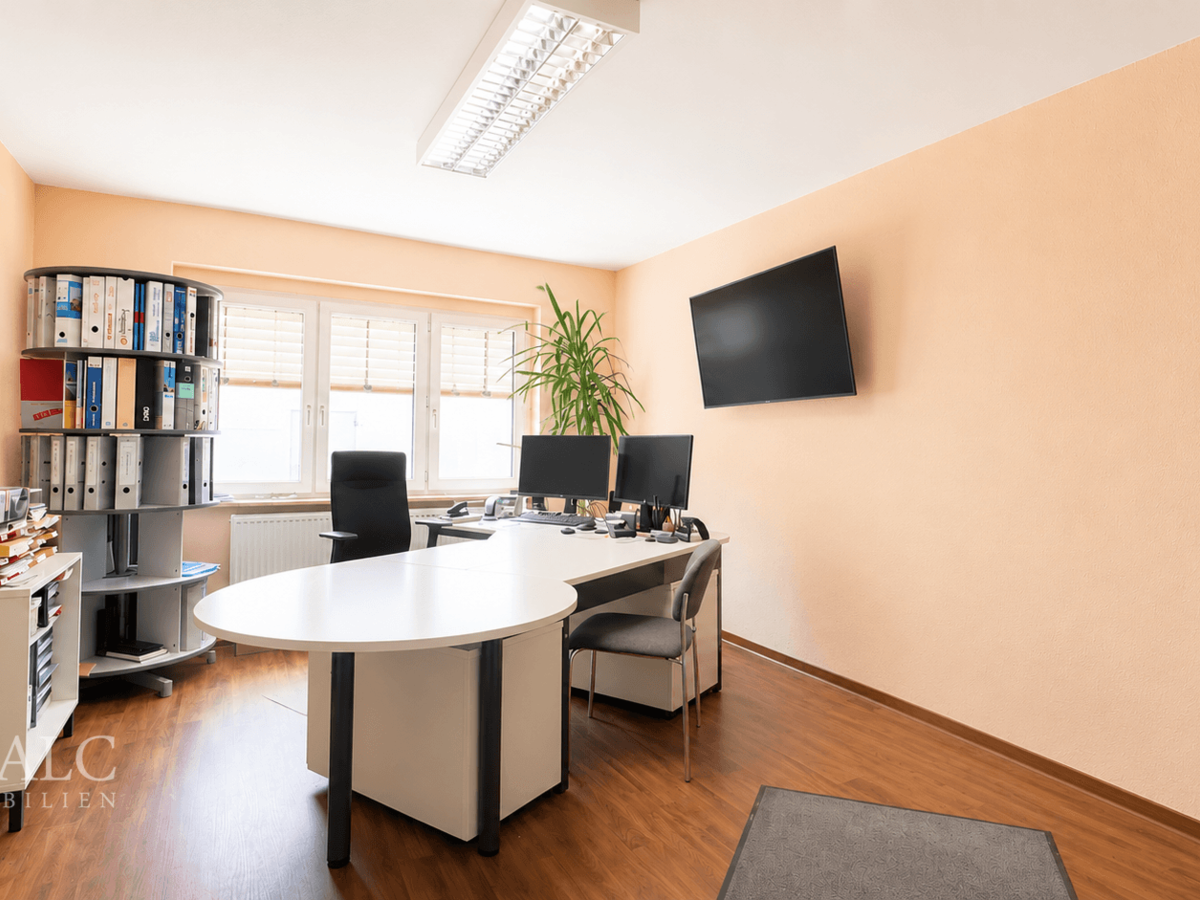 Büro 7