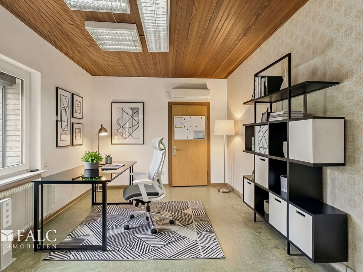 Arbeitszimmer EG (virtuell möbliert)