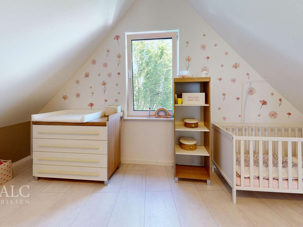 Vorderhaus_ Wohnung 2_DG_Kind