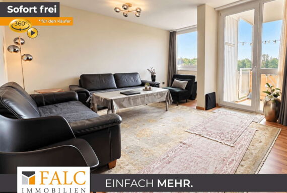 Wohnzimmer mit Balkon