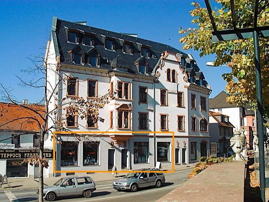 Außenansicht orange markiert