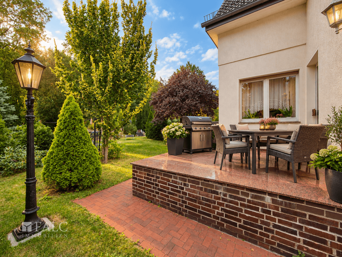 Terrasse mit Garten