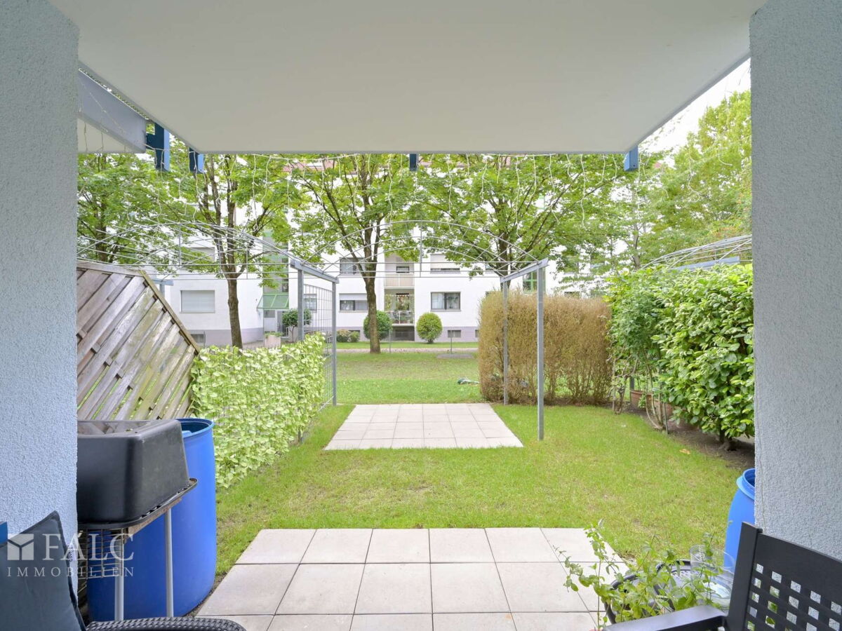 Terrasse und Garten