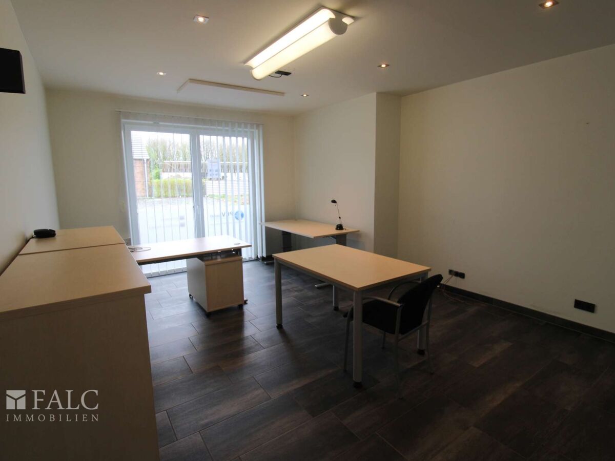 Büro EG