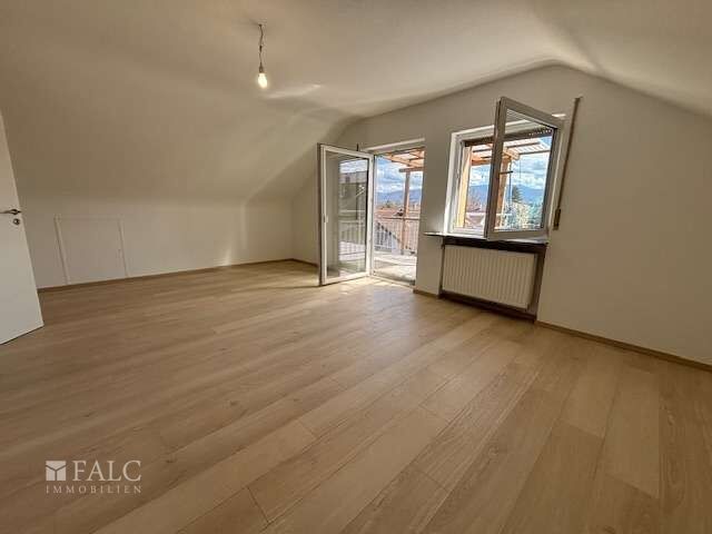 Zimmer EG Zugang Terrasse