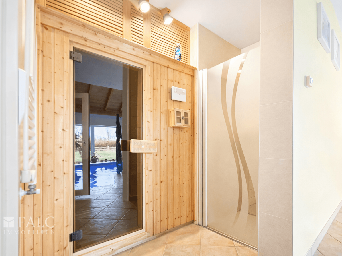 Sauna mit Dusche EG