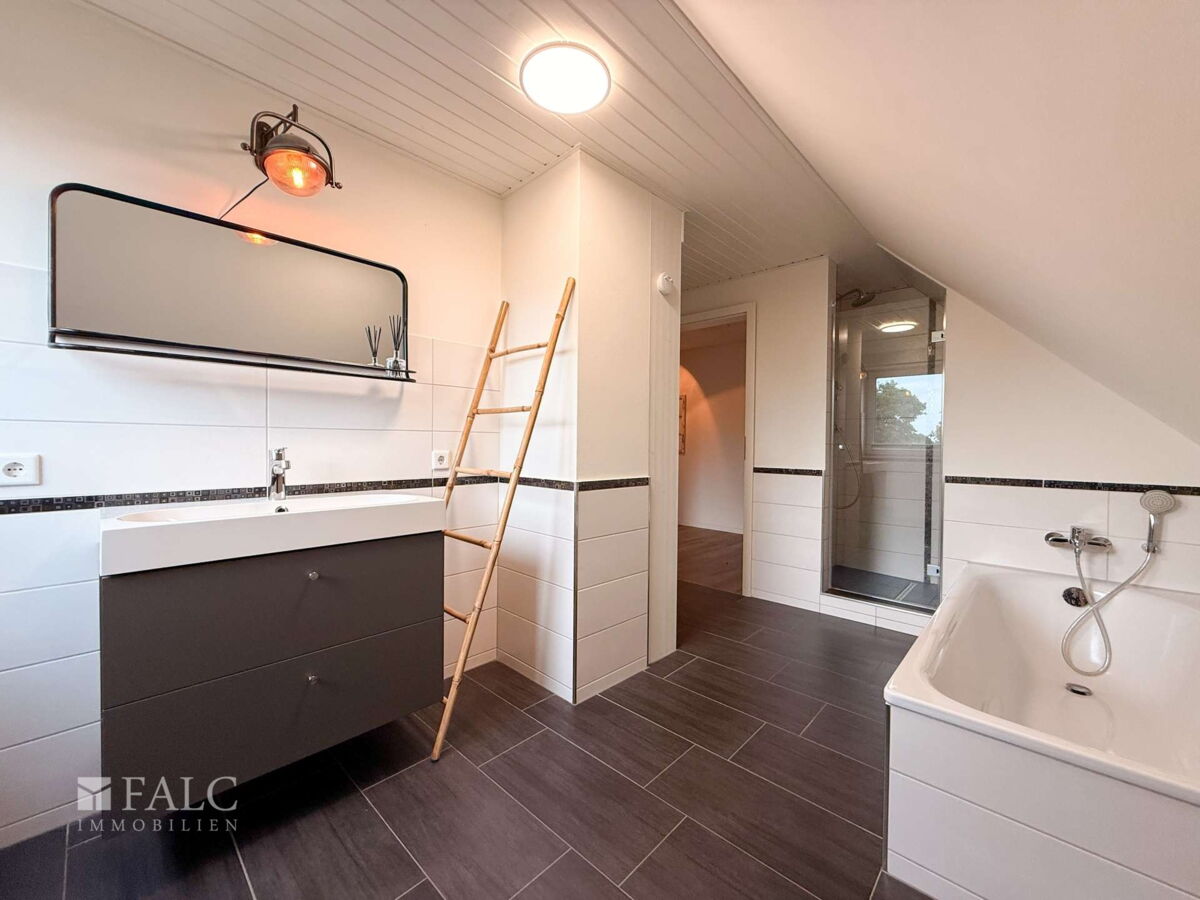 OG - Badezimmer Bild 2