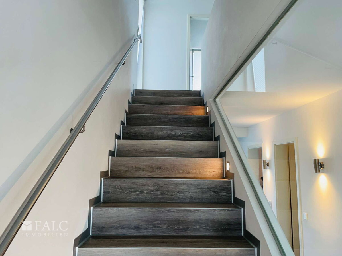 Treppe ins Obergeschoss