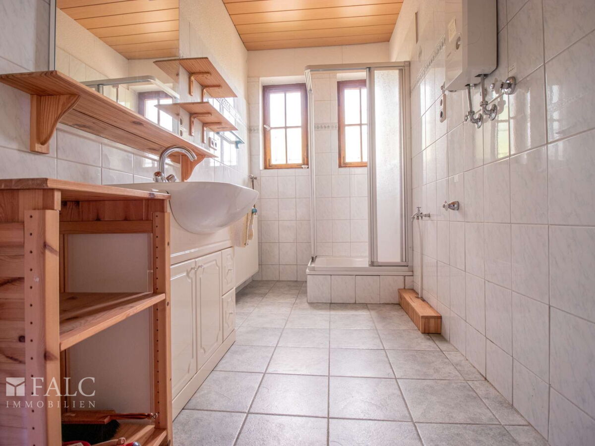 Zweites Badezimmer