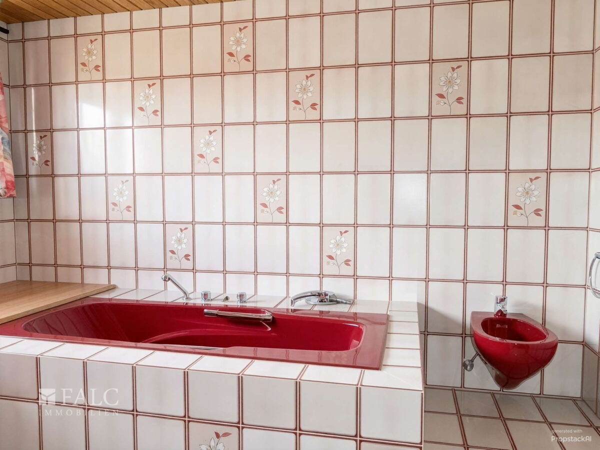 OG: Badewanne, Bidet