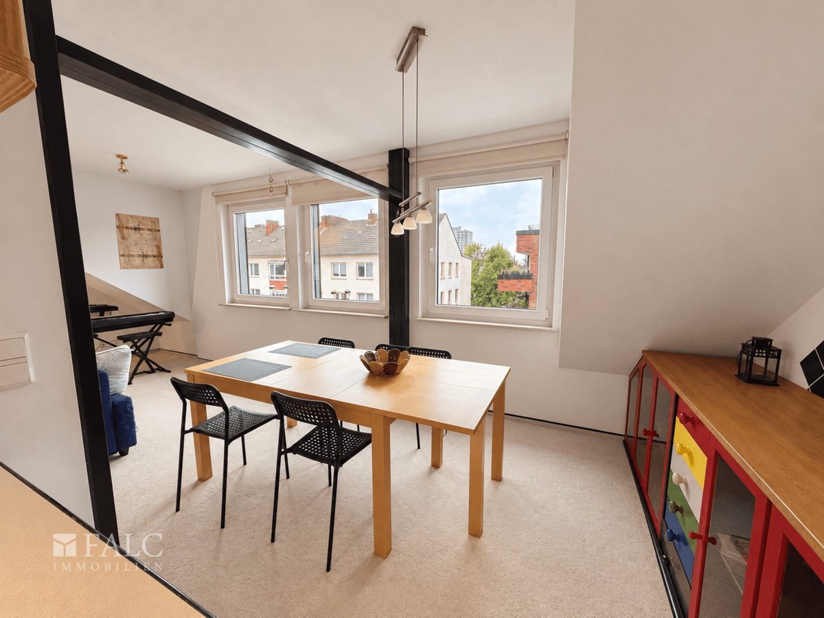 Blick auf das Esszimmer von der Küchenzeile
