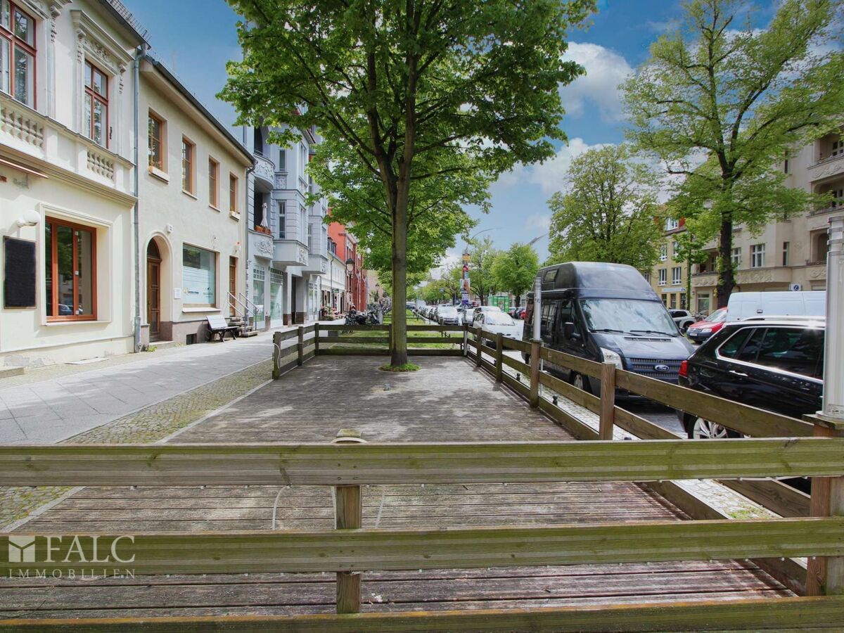 Große Außenterrasse