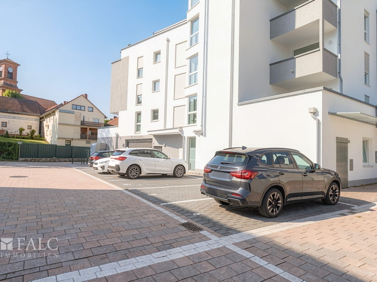 KFZ- Stellplatz