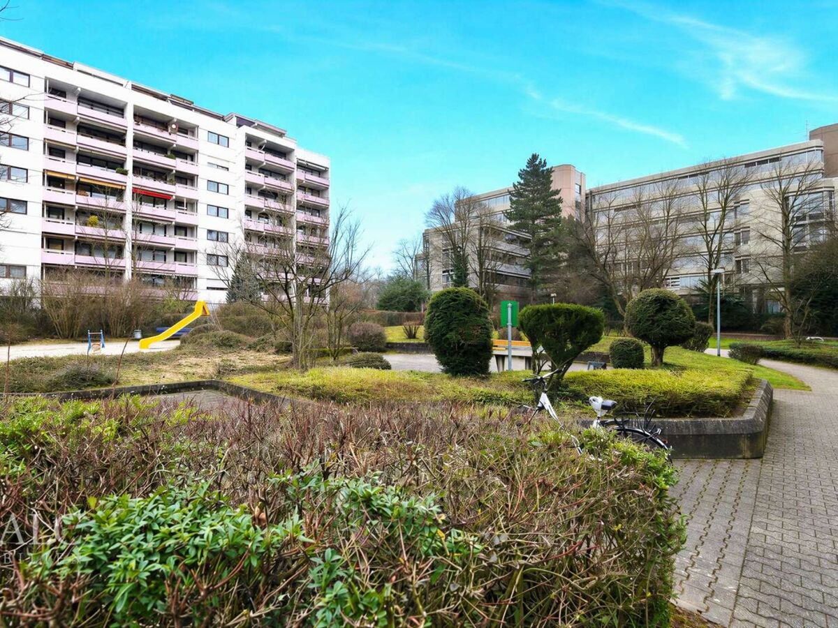 gepfl. Wohnanlage m/ gem. Park