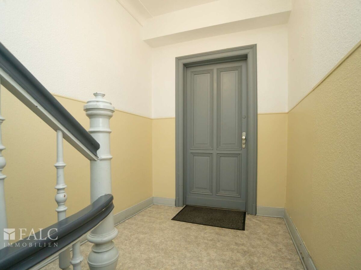 Treppenhaus 1.Obergeschoss-Tür Vorderhaus