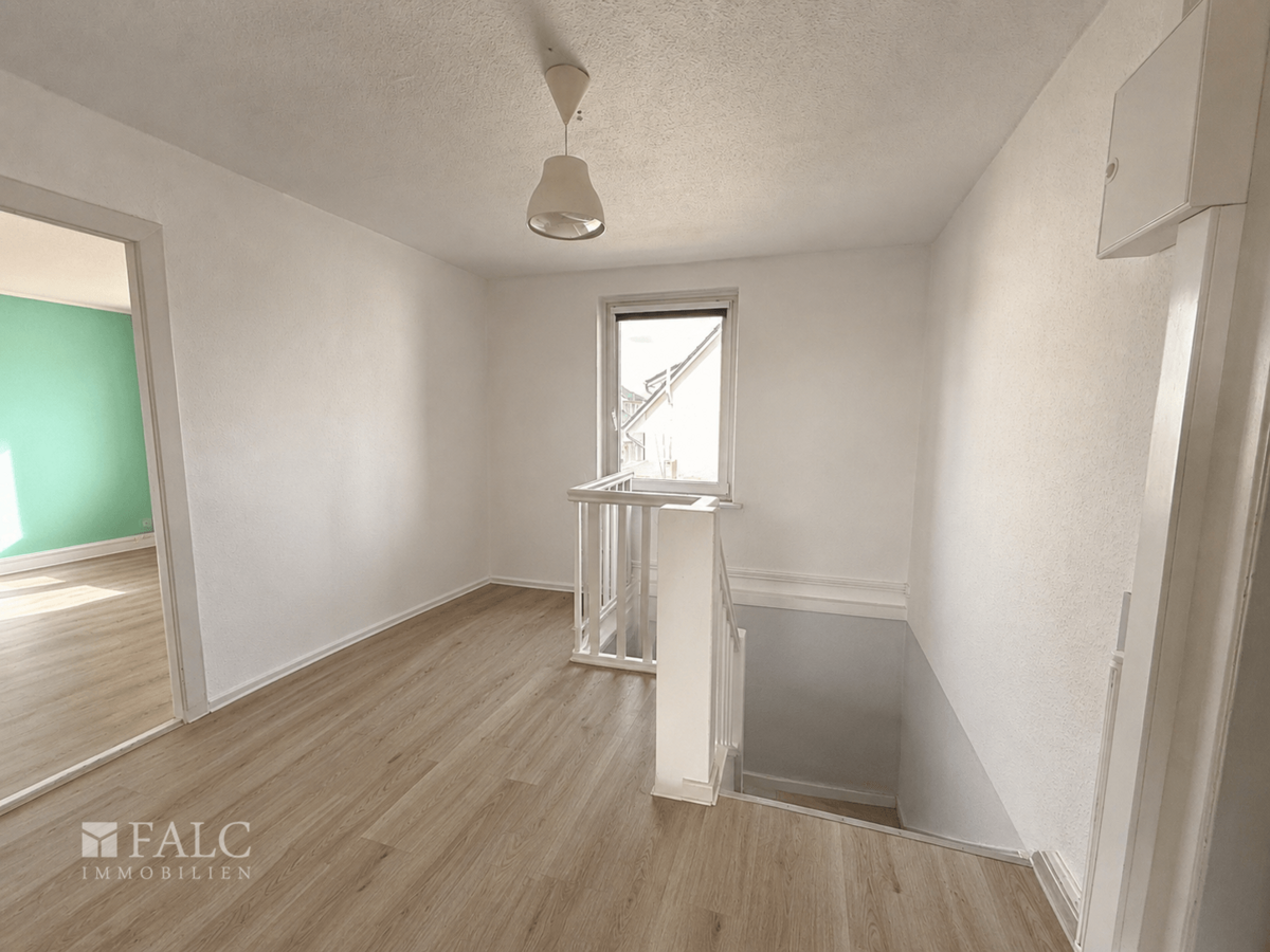 Wohnung 6 Flur Treppe (Raum digital leergeräumt)