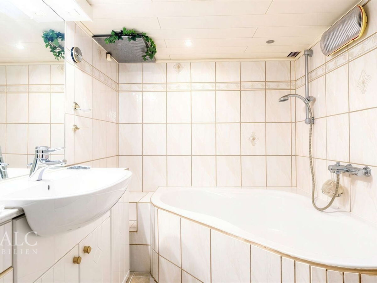 Badezimmer KG - (KI generiert) - (KI generiert)
